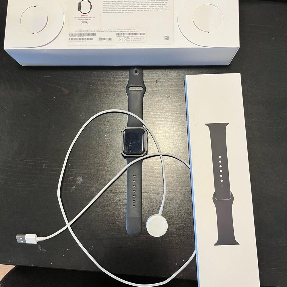 Apple Watch Series 4 Cellular and GPS. 40mm VERIZON